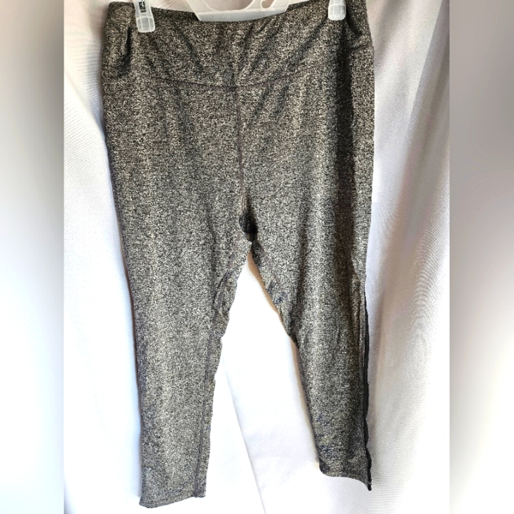 EUC Livi Active leggings